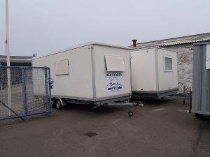 Mandskabsvogn med toilet.